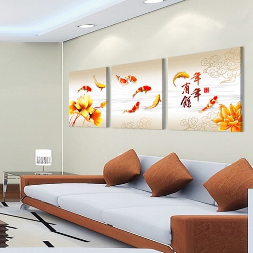 Một số mẫu tranh cá chép sen vàng đẹp mang vượng khí đến cho gia chủ
