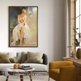 Tranh Sơn Dầu Thiếu Nữ Mang Đầm Tay Cầm Hoa