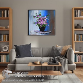 Tranh Sơn Dầu Vẽ Bình Hoa Tím Treo Cầu Thang